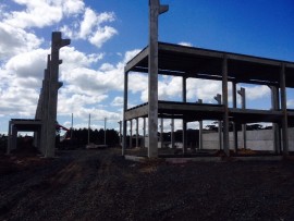 Galpão industrial em estrutura pré moldada com área de 2.000 m² –  Campo Alegre-SC (obra em andamento)